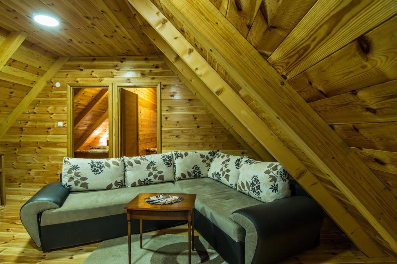 Original Wooden Sg Holiday home *
